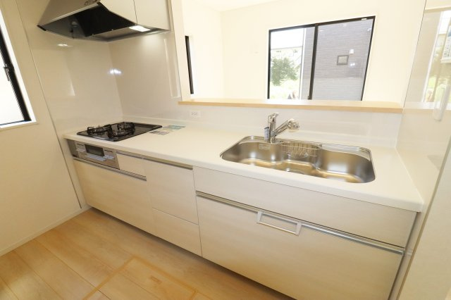 郡山市富久山町福原字大師前　　　６号棟　　　行健小学校、明健中学区のキッチン