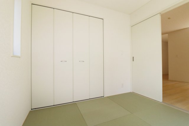 郡山市富久山町福原字大師前　　　６号棟　　　行健小学校、明健中学区の和室|リビングに隣接する和室