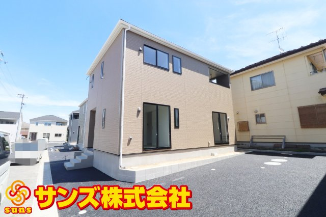 郡山市富久山町福原字大師前　　　６号棟　　　行健小学校、明健中学区の外観|南西側から見た駐車場を含む外観