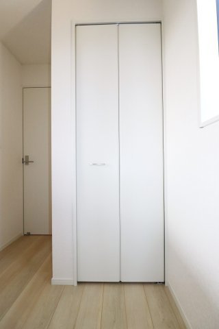 郡山市富久山町福原字大師前　　　６号棟　　　行健小学校、明健中学区の収納