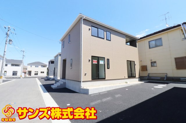 郡山市富久山町福原字大師前　　　６号棟　　　行健小学校、明健中学区の外観|南西側から見た駐車場を含む外観