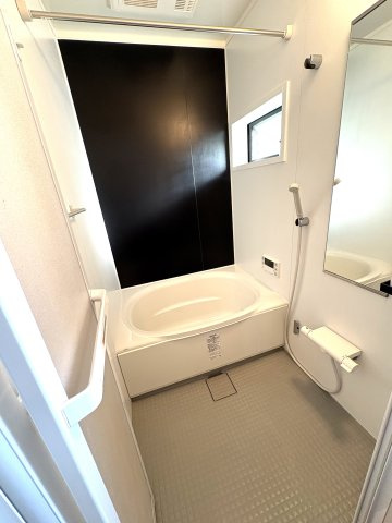 ◆スーパー、ドラッグストアが徒歩７分以内◆全居室６帖以上の３ＬＤＫ◆亀岡市西つつじケ丘大山台１丁目の浴室|浴室