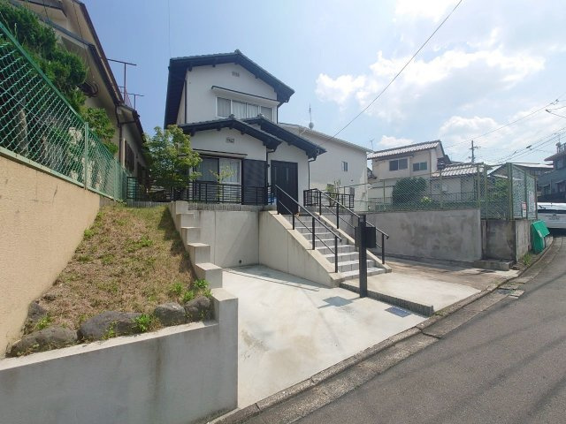 ◆スーパー、ドラッグストアが徒歩７分以内◆全居室６帖以上の３ＬＤＫ◆亀岡市西つつじケ丘大山台１丁目の外観|外観