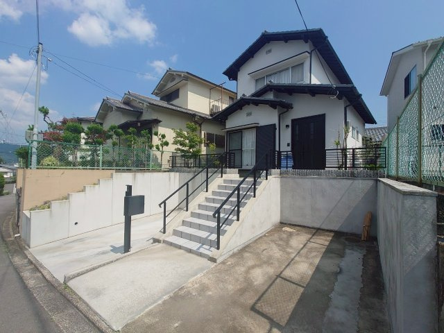 ◆スーパー、ドラッグストアが徒歩７分以内◆全居室６帖以上の３ＬＤＫ◆亀岡市西つつじケ丘大山台１丁目の外観|外観