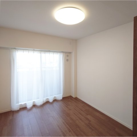 磯子汐見台ヒルズの洋室