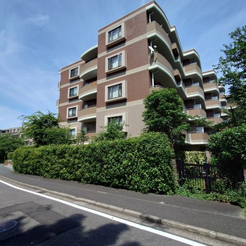 磯子汐見台ヒルズの外観