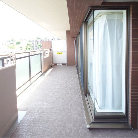 磯子汐見台ヒルズのバルコニー