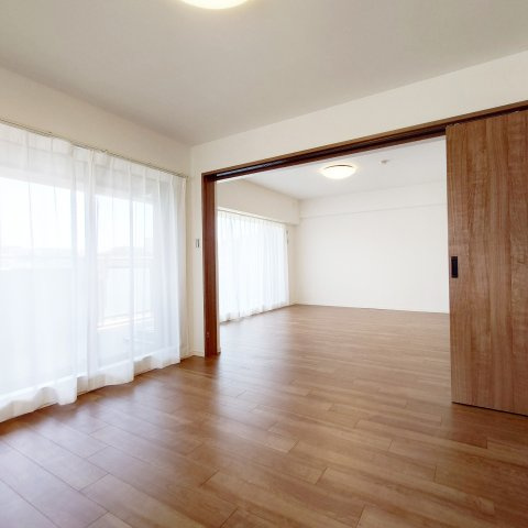 磯子汐見台ヒルズの居間・リビング