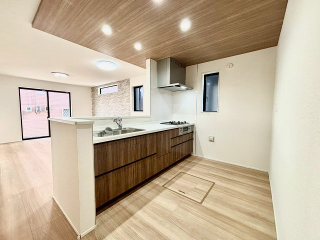 野田市山崎７期　新築戸建　2号棟のキッチン|対面式システムキッチンです！