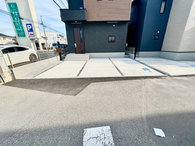 野田市山崎７期　新築戸建　2号棟の駐車場|並列2台分可能です！（車種による）