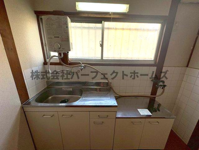 楠葉野田1丁目テラスハウスの玄関|明るい玄関です