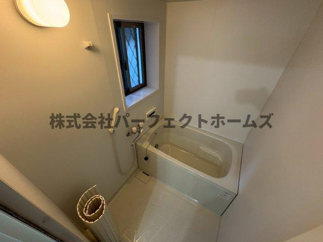 楠葉野田1丁目テラスハウスの駐車場|車をお持ちの方に嬉しい駐車場付きの物件です