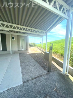 【玄関】 | 大垣市平町！築7年中古住宅！敷地広々172坪！大きな折板ガレージ付き！お車スペース10台以上可能！ | 大垣市平町！築7年中古住宅！敷地広々172坪！大きな折板ガレージ付き！お車スペース10台以上可能！