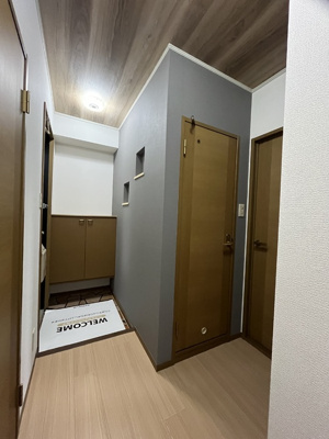 【ロビー】 | ロイヤルガーデン子安 A