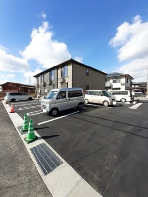 【駐車場】 | ラーゴムⅡ1KHTS | 駐車場に車を止められます