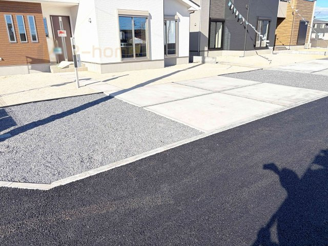 石岡市茨城1期　新築戸建て　1号棟の駐車場|カースペースは2台お停めいただけます♪