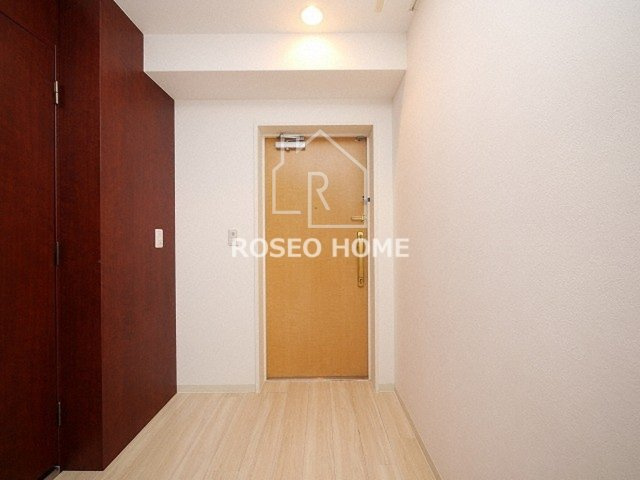 アーバンフラッツ瓦町の玄関