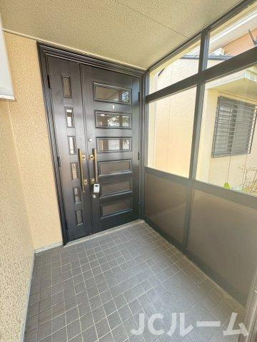 クオリティハウスの玄関