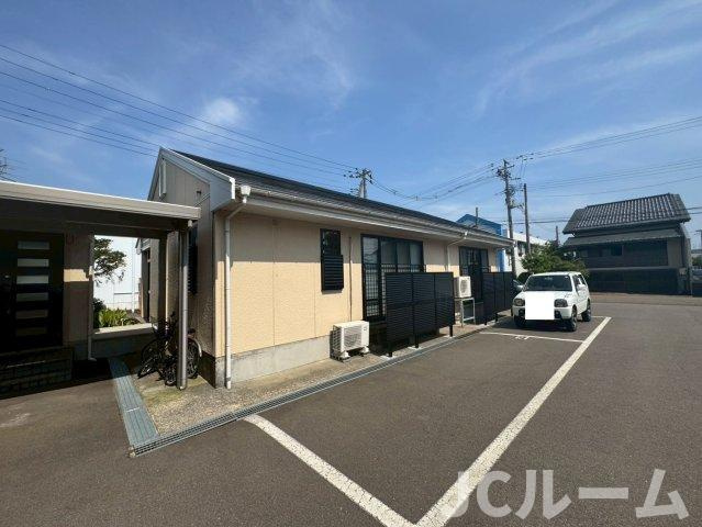 クオリティハウスの駐車場