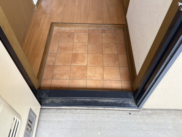 シャトルＳの玄関