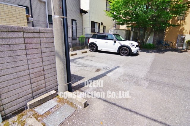 ピッコロ・イソーラの駐車場