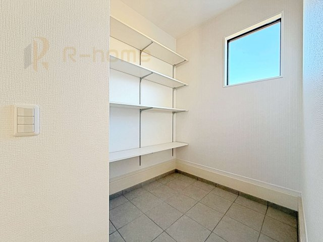 石岡市茨城1期　新築戸建て　2号棟の玄関|大容量のシューズインクローゼット！ベビーカーやアウトドアグッズもスッキリ収納♪