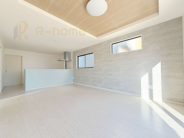 石岡市茨城1期　新築戸建て　2号棟の居間・リビング|広々としたLDK♪充分な広さがあり、ご家族でインテリアのレイアウトを考えるのも楽しみですね！