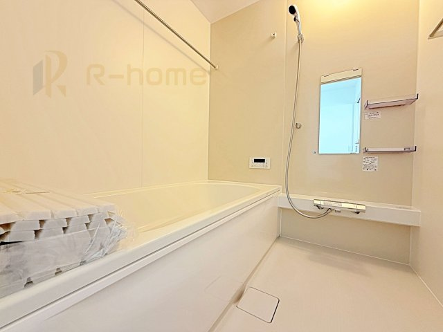 石岡市茨城1期　新築戸建て　2号棟の浴室|足を伸ばしてもゆったりできるバスルーム♪機能性も取り入れて使い易さも保証します♪