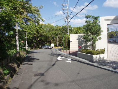 【周辺】 | ガーデンハウス千里古江台 | 前面道路