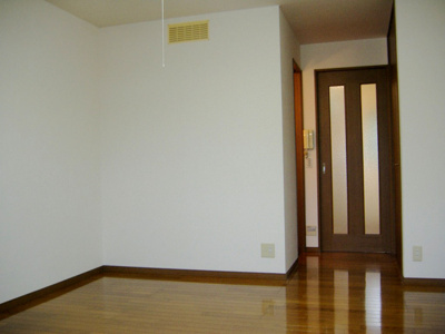 【居間・リビング】 | ハイネス | （洋室8帖）