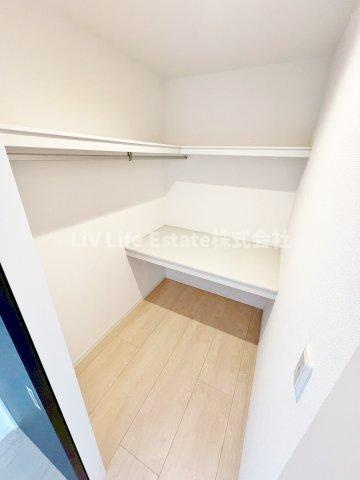 小平市小川町１丁目のアパートの収納