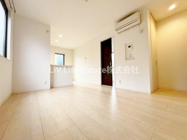 小平市小川町１丁目のアパートの居間・リビング