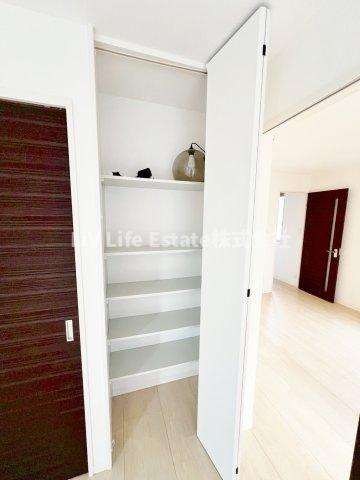 小平市小川町１丁目のアパートの収納