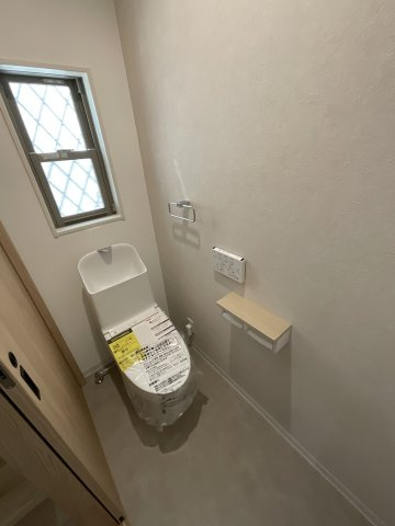 美園町戸建PJのトイレ