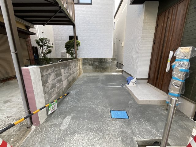 美園町戸建PJの駐車場