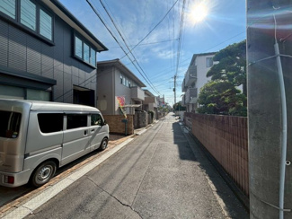 【前面道路含む現地写真】