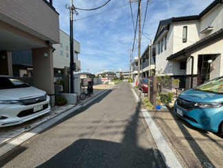 【前面道路含む現地写真】