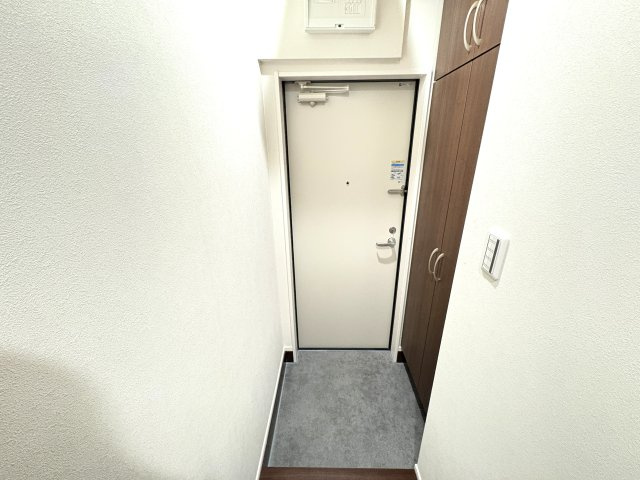 MELDIA福生Ⅲの玄関