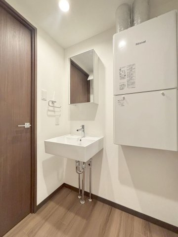 「防音マンション」ラシクラス上板橋の独立洗面台|独立洗面化粧台が付いています