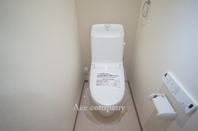 【トイレ】 | 東大阪市岩田町1丁目　【E号地】 | トイレは1階と2階の2ヶ所に完備♪ともに同仕様のシャワートイレです☆