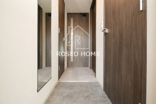 J.GRAN Court京町堀の玄関