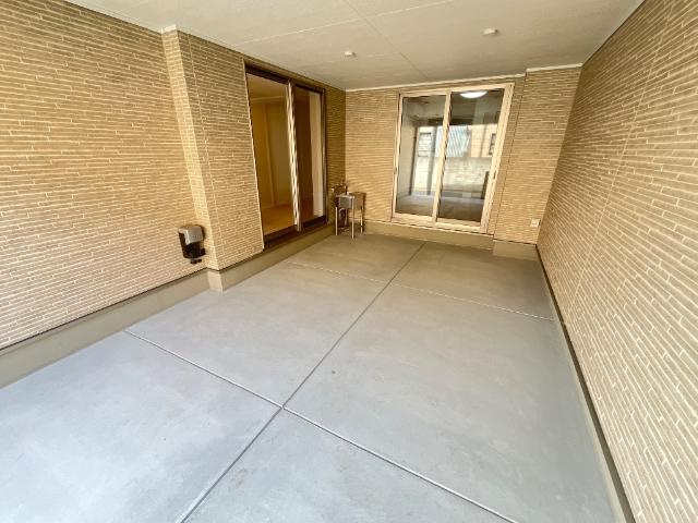 Ｇ・シエルクレールの駐車場|ガレージ　（電動シャッター）