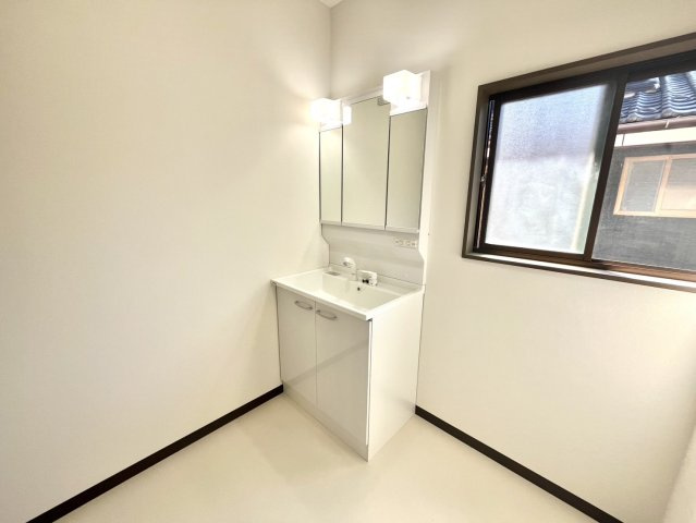 【独立洗面台】 | 洗面台も新品です。
