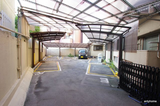 十三パークサイドダイワ　仲介手数料無料の駐車場