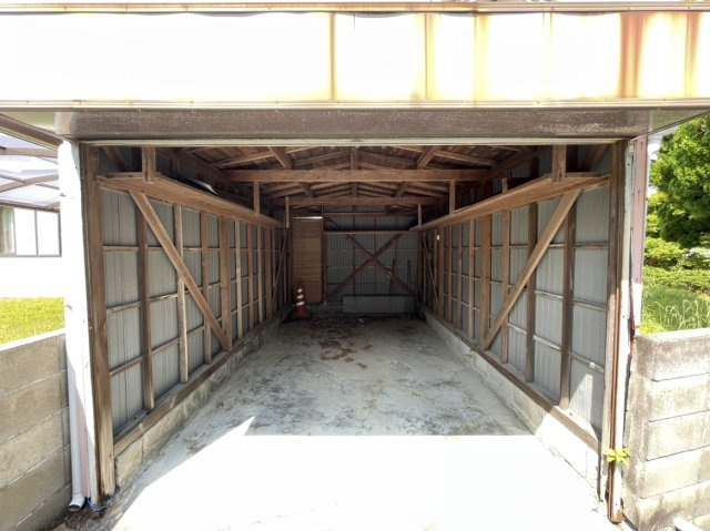 小江原二丁目戸建の駐車場