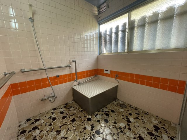 小江原二丁目戸建の浴室|浴室は洗い場が広く取られております。