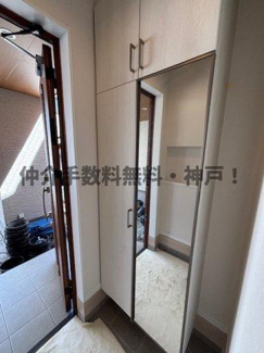 【玄関】 | 神戸市須磨区行幸町1丁目　新築戸建仲介手数料無料！ | きれいな玄関です