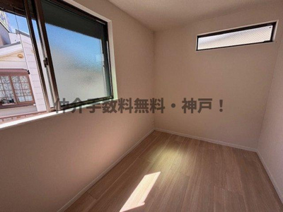 【洋室】 | 神戸市須磨区行幸町1丁目　新築戸建仲介手数料無料！ | ゆったりした洋室です