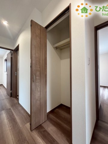 熊谷市上之　第9期　新築一戸建て　ワイウッドコート　04の収納|ちょこっとした収納があることで、消耗品のストックをするのにも便利です☆	