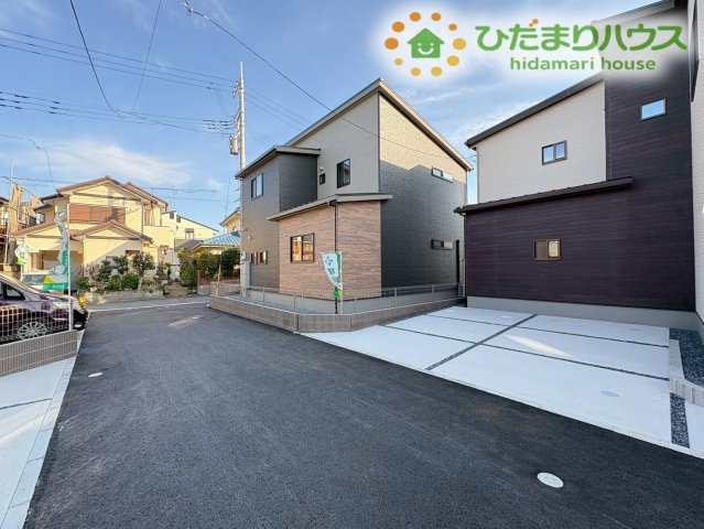 熊谷市上之　第9期　新築一戸建て　ワイウッドコート　04の前面道路含む現地写真|閑静な住宅街で叶える静かな暮らし★